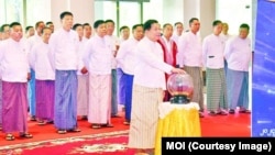 နေပြည်တော်မှာကျင်းပတဲ့ ၂၁ ကြိမ်မြောက် အပြည်ပြည်ဆိုင်ရာ အဂတိလိုက်စားမှုတိုက်ဖျက်ရေးနေ့ အခမ်းအနားမှာတွေ့ရတဲ့ စစ်ကောင်စီခေါင်းဆောင် ဗိုလ်ချုပ်မှူးကြီး မင်းအောင်လှိုင် (ဒီဇင်ဘာ ၉၊ ၂၀၂၄)