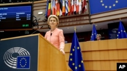 Presiden Komisi Eropa Ursula von der Leyen berbicara di depan anggota Parlemen Eropa di Brussels, Belgia (16/9). 