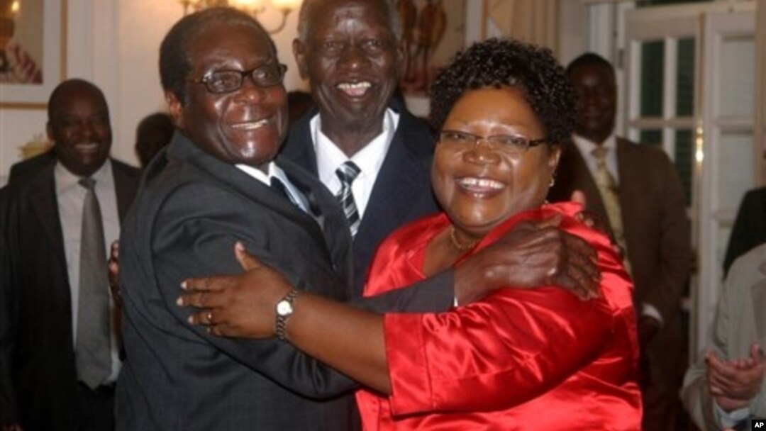 Manyakare! VaMugabe naAmai Mujuru vachimbundirana