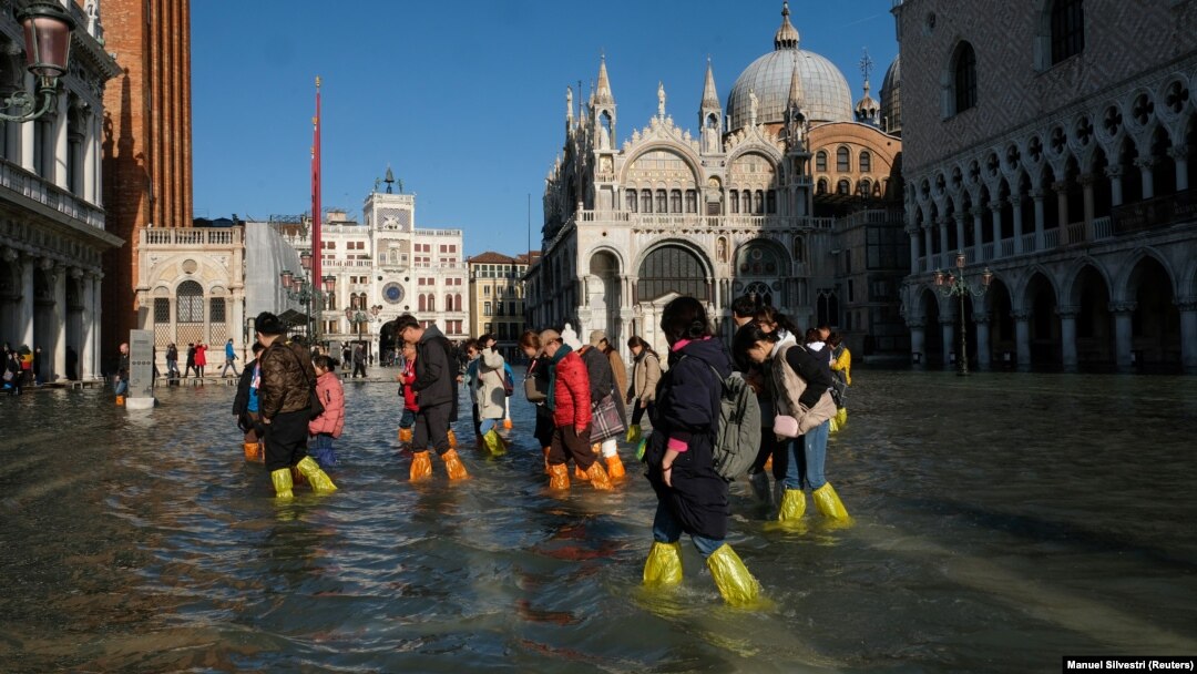 Turisti na Trgu Svetog Marka u Veneciji