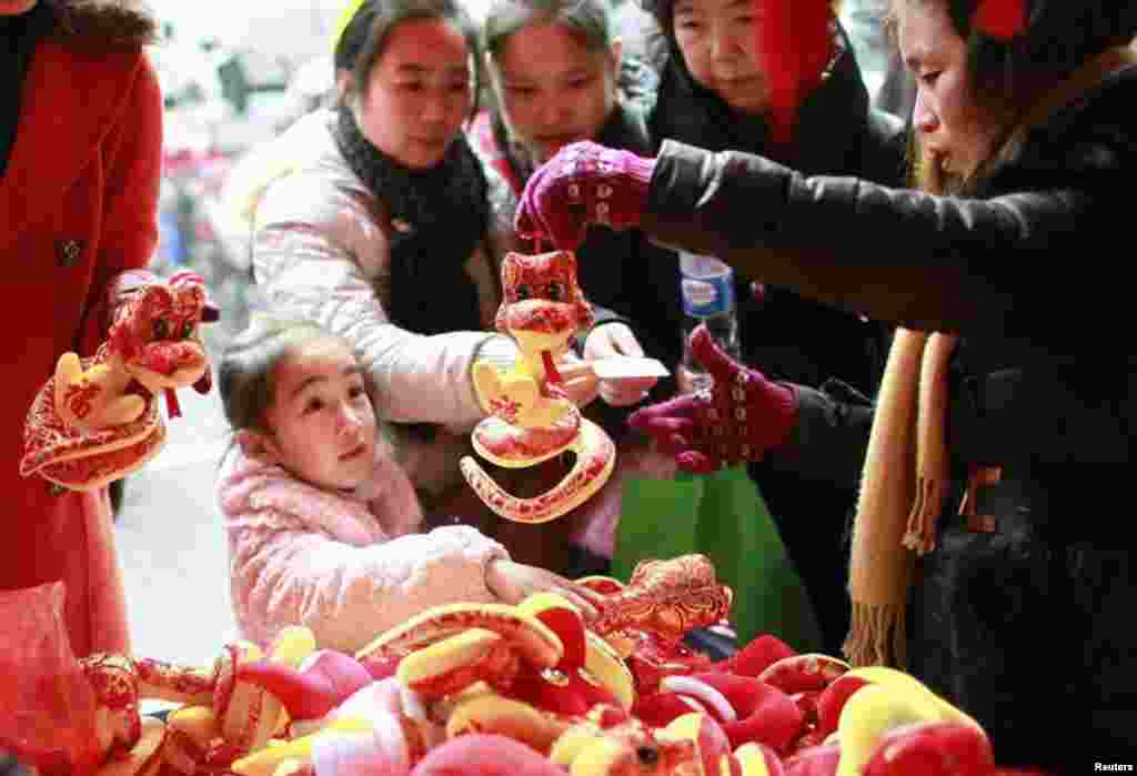 یہ تہوار چین میں روائتی جوش و خروش سے منایا جاتا ہے