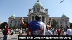 Arhiva - Jedan od opozicionih protesta pred zgradom Skupštine Srbije u Beogradu (Foto: Djordje Kojadinovic)