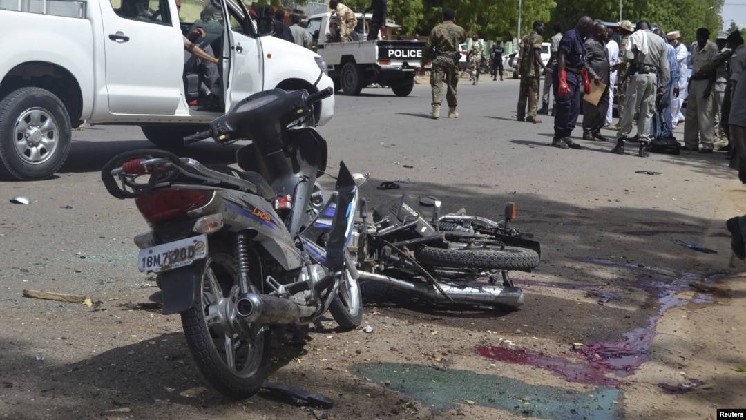 Serangan bunuh diri oleh militan Boko Haram di Ndjamena, ibukota Chad, bulan Juni lalu (foto: dok). Chad kembali dilanda serangan bom bunuh diri yang diduga dilakukan Boko Haram, Minggu 8/11. 