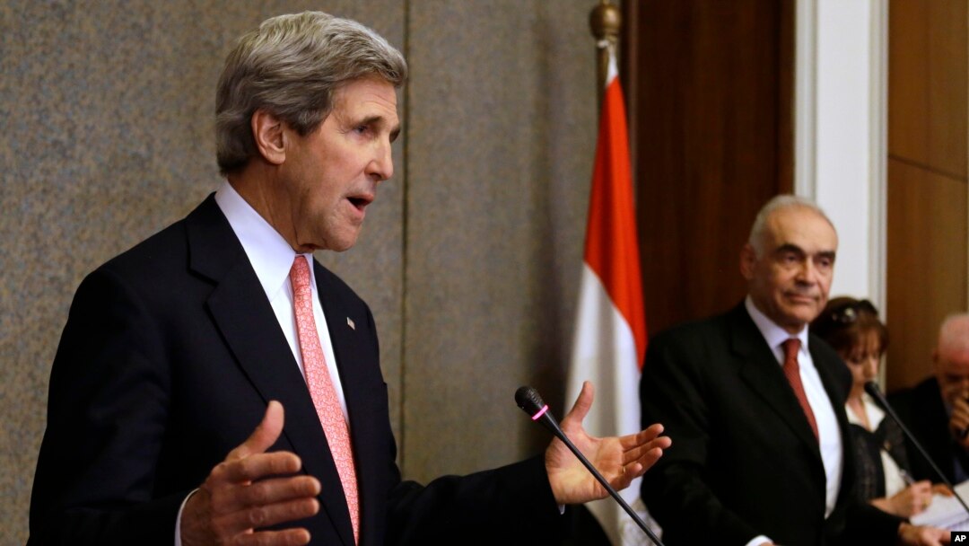Secreteri wa Departement ya Reta ya Amerika, John Kerry, i Cairo mu Misiri