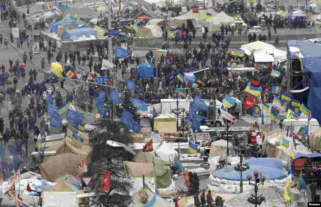 Tents of anti-government protesters are seen at Independence Square in central Kyiv, Jan. 28, 2014. 