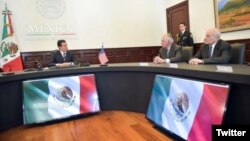 Los secretarios de Seguridad Nacional de Estados Unidos, John Kelly y de Estado, Rex Tillerson, reunidos con el mandatario mexicano Enrique Peña Nieto.