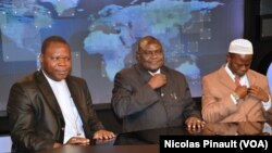 Dieudonné Nzapalainga, Nicolas Guérékoyame Gbangou et Omar Kobine Layama dans les studios de la VOA, Washington, 19 mars 2014