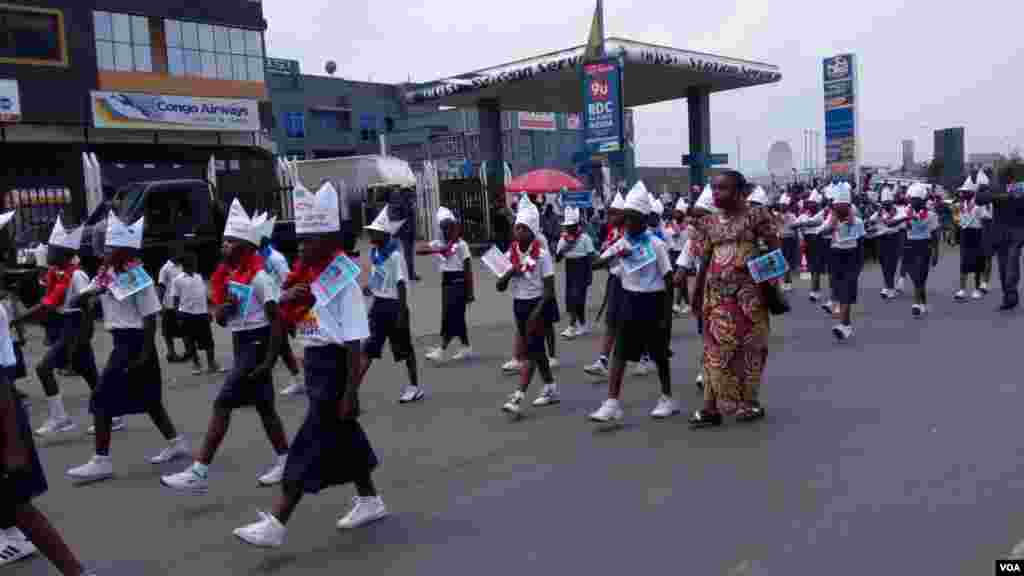 Des enfants dans les rues de Goma, lors d'une marche pacifique en RDC, le 16 juin 2016.