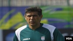 Pelatih timnas Iran Afshin Ghotbi mempersiapkan tim asuhannya untuk menghadapi Irak dalam partai pembukaan Grup D Piala Asia.