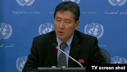 유엔주재 북한대표부 리동일 차석대사가 25일 기자회견을 열고, 유엔 안보리에 미-한 합동군사훈련 문제를 의제로 채택해 줄 것을 다시 공식 요청했다고 밝히고 있다.