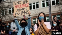 Biểu tình chống bạo lực và kỳ thị đối với người gốc Á diễn ra ở Seattle, bang Washington, vào ngày 13/3/2021.