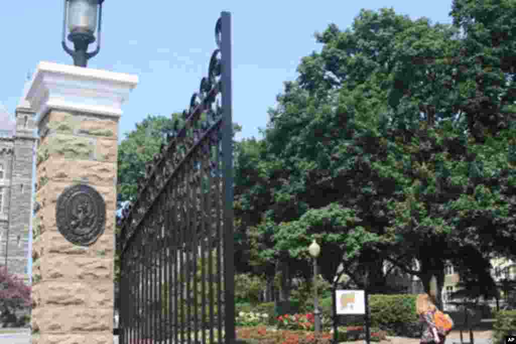 乔治城大学(Georgetown University)的正门