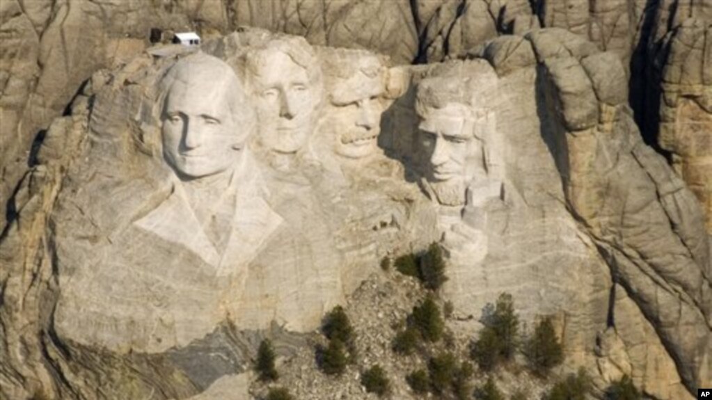 [웰컴 투 아메리카] 미국의 존경받는 지도자들의 얼굴이 새겨져 있는 Mount Rushmore