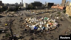 Protesters gather in Tahrir Square in Cairo, Egypt, December 11, 2012.