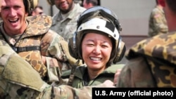Đại tá Danielle Ngô, Chỉ huy trưởng Lữ đoàn Công binh 130, trong đợt huấn luyện hoạt động ở Hawaii, ngày 25 tháng 1, 2018.