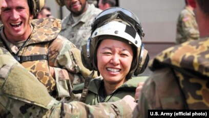 Phụ nữ quân đội Mỹ: \