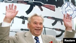 AK-47式突擊步槍的發明者米哈伊爾.卡拉什尼科夫。(2007年8月7日資料照片)