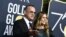 Tom Hanks y su esposa Rita Wilson llegan a la entrega de los Globos de Oro. Hotel Beverly Hilton, Beverly Hills, California. Enero 7, 2018.