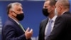 Mađarski premijer Viktor Orban sa premijerima Malte Robertom Abelom i Bugarske Rumenom Radevim na samitu EU u Briselu (Foto: Reuters/Olivier Hoslet)