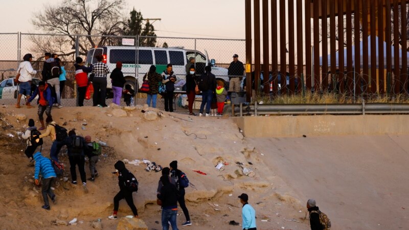 EEUU: Ciudades fronterizas se alistan para recibir más migrantes tras fin de Título 42