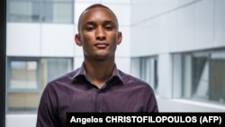 Amadou Diallo, 20 ans, admis à Sciences Po à Paris, en France. (Photo by Angelos CHRISTOFILOPOULOS / AFP)