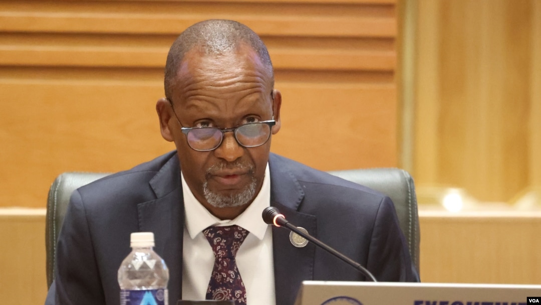 Elias Magosi, executive secretary of the Southern African Development Community, said the bloc problems in the Democratic Republic of the Congo and Mozambique at a summit, Nov. 20, 2024, at Mount Hampden in Zimbabwe (Columbus Mavhunga/VOA)