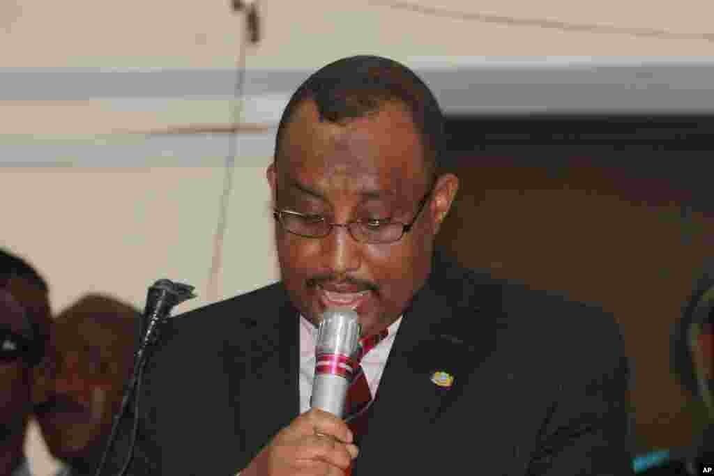 Raisal-wasaare C/weli oo la hadlaya baarlamaanka