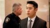 陪审团将裁定纽约美籍华人警察被控过失杀人是否有罪