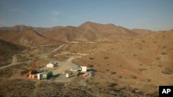 Foto ini menunjukkan lokasi pengeboran Oman Drilling Project di pegunungan al-Hajjar, Oman, tanggal 1 Maret 2017 (foto: AP Photo/Sam McNeil)