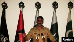 پاکستانی فوج کے ترجمان میجر جنرل آصف غفور۔ فائل فوٹو