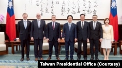 赖清德总统于2026年4月8日会见了由美国联邦参议员吉姆·班克斯(Jim Banks)率领的访问团。