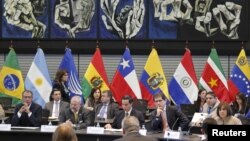 Delegations from oil exporters Colombia, Ecuador, Mexico and Venezuela meet at the Union of South American Nations headquarters in Quito, April 8, 2016.