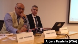 World Bank Country Director in India Junaid Ahmad (left) and chief economist Frederico Gil Sander said India needs to reverse the declining number of women at the workplace as they released a recent study in New Delhi.