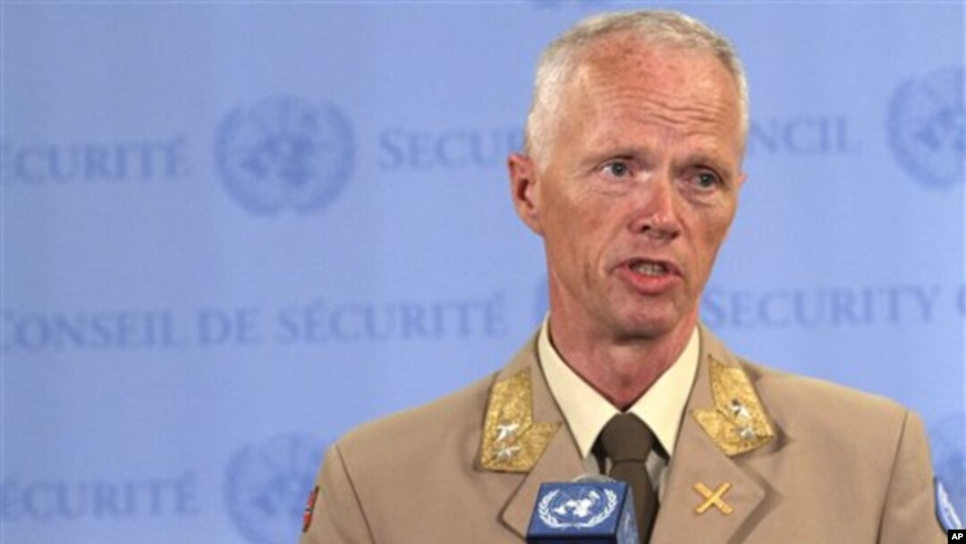 General potpukovnik Robert Mud, šef posmatračke misije UN.