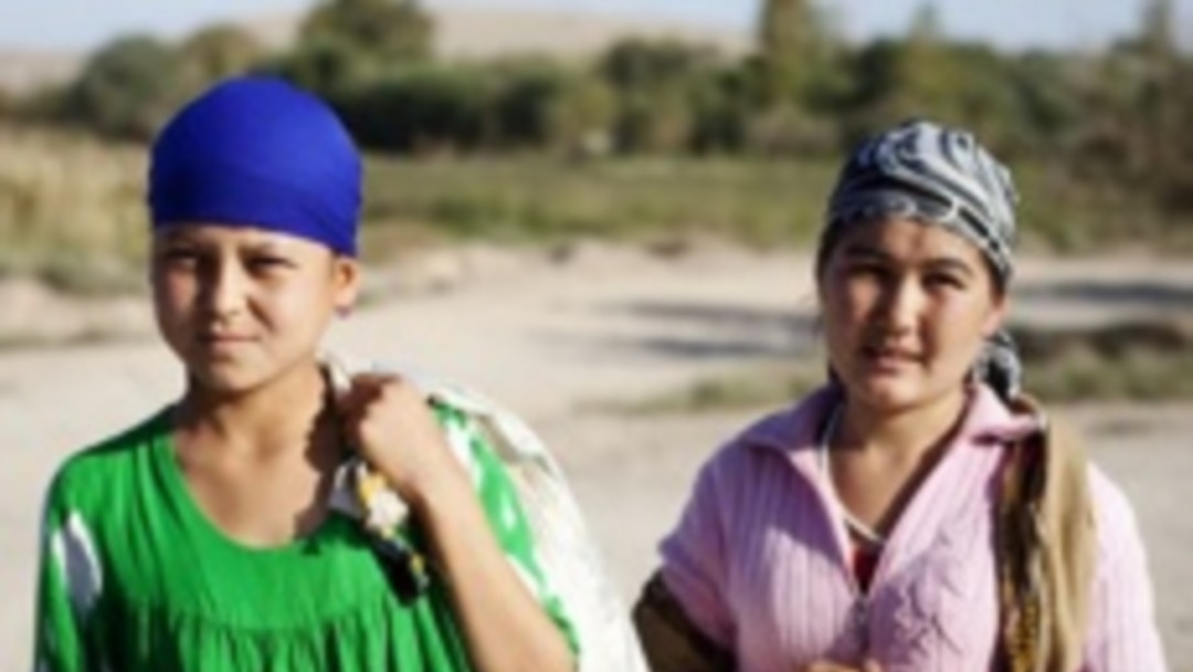 Yosh hind ayollarining jinsiy aloqa qilishini tomosha qiling Porno vaginadan spermani ichish