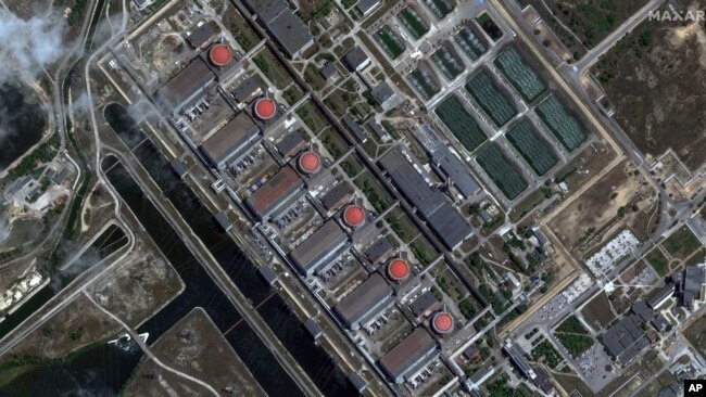 Uydu şirketi Maxar Technologies'e ait bu fotoğraf, Ukrayna'nın güneyinde bulunan Zaporijya nükleer santralını gösteriyor.