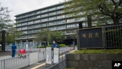 Gedung Kementerian Luar Negeri Jepang di Tokyo, 17 September 2021. Kemenlu Jepang menuding kapal survei China memasuki perairan Jepang. (Foto: Hiro Komae/AP Photo)