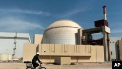 İran'ın güneyindeki Buşehr kenti yakınlarında kurulu nükleer reaktör