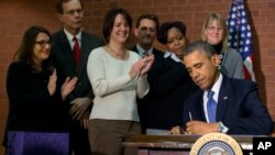 Tổng thống Obama ký dự luật ngân sách 1.100 tỉ đô la để cung cấp ngân khoản cho chính phủ liên bang.