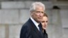 L'ancien Premier ministre français Dominique de Villepin arrive pour assister à un service religieux pour l'ancien président français Jacques Chirac à l'église Saint-Sulpice à Paris le 30 septembre 2019.