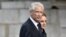 L'ancien Premier ministre français Dominique de Villepin arrive pour assister à un service religieux pour l'ancien président français Jacques Chirac à l'église Saint-Sulpice à Paris le 30 septembre 2019.