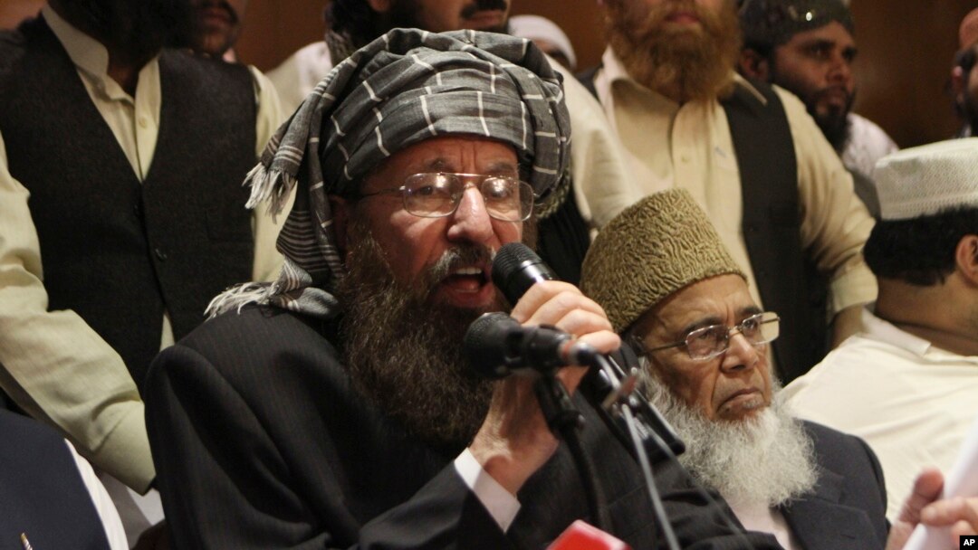 Mavlono Samiul Haq, Tolibon a'zosi, hukumat bilan muzokara qilayotgan guruh vakili, Lohurdagi matbuot anjumani paytida, 15-fevral, 2014-yil.