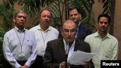 El gobierno de Colombia espera una definición de los guerrilleros de las FARC sobre el interés en mantener la negociación.
