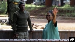 Prominent human rights lawyer Beatrice Mtetwa on her way to prison cells a couple of months ago. (File Photo)