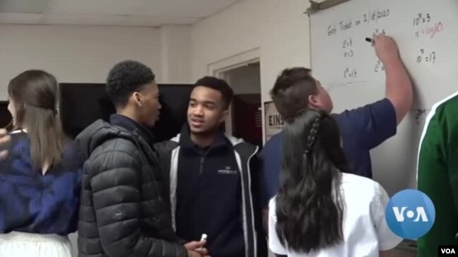 Los compañeros de Kristin Xiao en la Veritas Collegiate Academy se preocupan por ella y han respondido a su llamado de recaudar fondos para la epidemia de coronavirus en Wuhan.