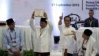 TT Indonesia Joko Widodo và đối thủ của ông trong các cuộc bầu cử TT sắp tới, cựu Tướng Prabowo Subianto. Ảnh Tư liệu (21/9/2018). REUTERS/Darren Whiteside 