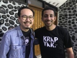 Youtuber Habib Husein Ja'far bersama Youtuber Martin Anugrah dari Cameo Project usai bicara dalam Festival Jabar Welas Asih di Bandung, Kamis (19/12/2019) sore.