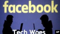 En 2018, Facebook y Google se vieron sometidos a un mayor escrutinio y presión sobre su manejo de las violaciones de datos y el habla en línea.