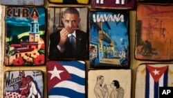 Venta de recuerdos para los turistas en La Habana.