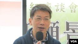 东吴大学政治系教授徐永明（美国之音张永泰拍摄）